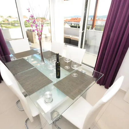 3 With The Private Jacuzzi