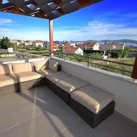 3 With The Private Jacuzzi