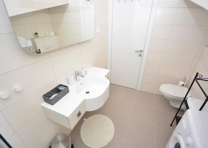 3 With The Private Jacuzzi Apartament *
